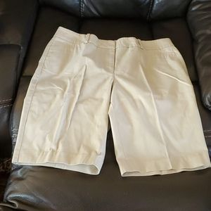 Talbots Size 6 Khaki Shorts NWT
